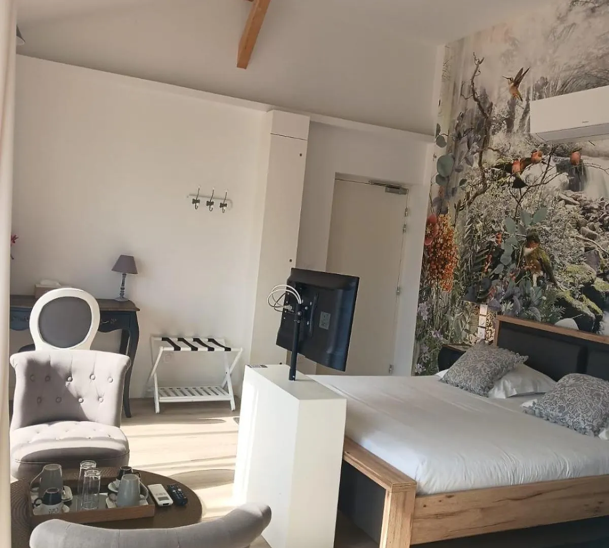 Love hotel Calao Hotel Villars-les-Dombes